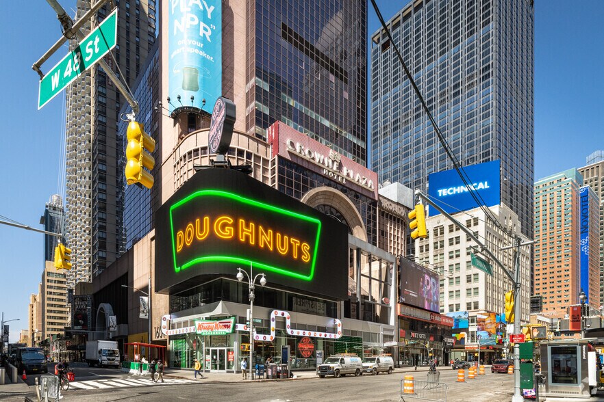 1601-1605 Broadway, New York, NY à louer - Photo du bâtiment - Image 2 de 3