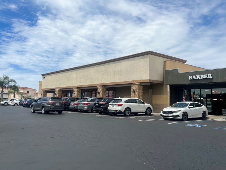 2010 E Valley Pky, Escondido, CA for sale - Building Photo - Image 1 of 2