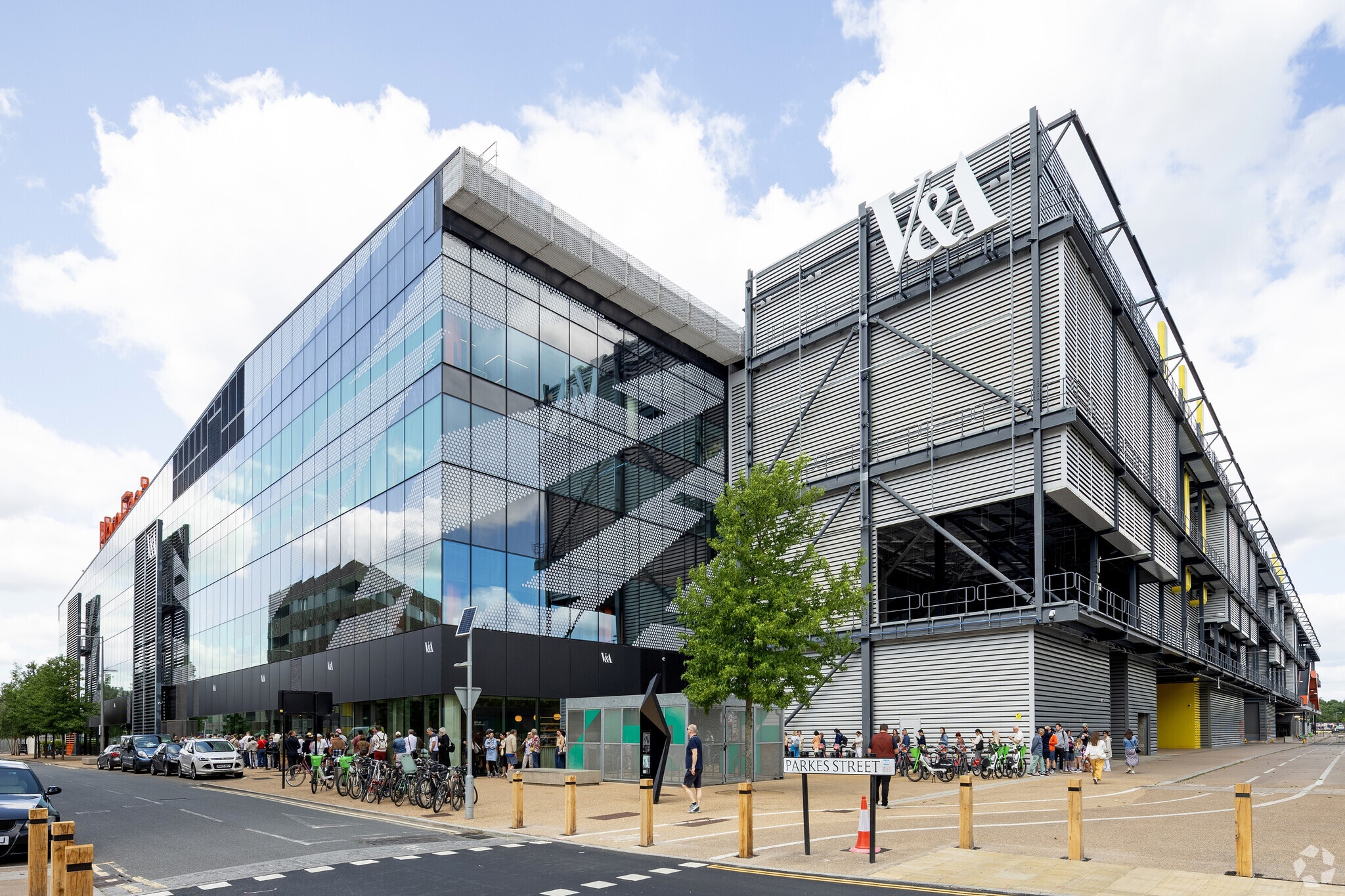 Queen Elizabeth Olympic Park, London for lease Primary Photo- Image 1 of 47