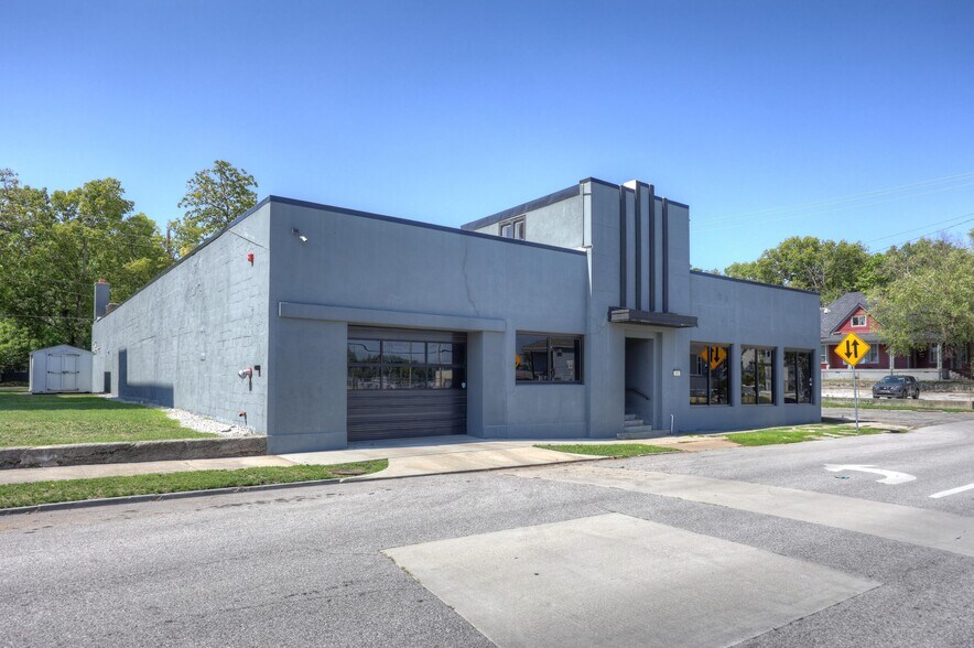 102 S Wall Ave, Joplin, MO à vendre - Photo du bâtiment - Image 1 de 58