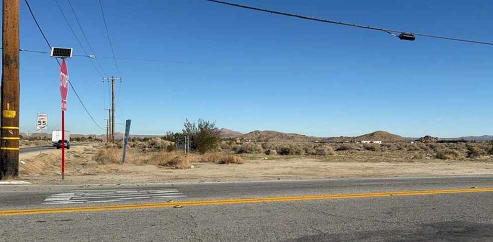 17012 E Palmdale Blvd, Palmdale, CA à vendre - Photo du bâtiment - Image 2 de 2