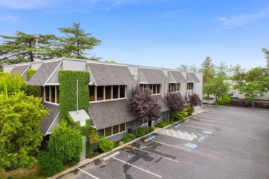 289 S San Antonio Rd, Los Altos, CA à louer - Photo du bâtiment - Image 2 de 38