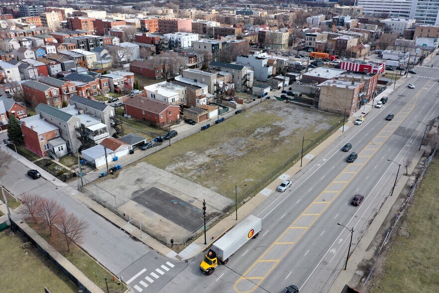 2432 W Roosevelt Rd, Chicago, IL à louer - Aérien - Image 2 de 2