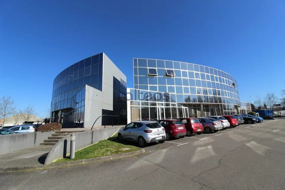 Office in Labège for lease Building Photo- Image 1 of 10