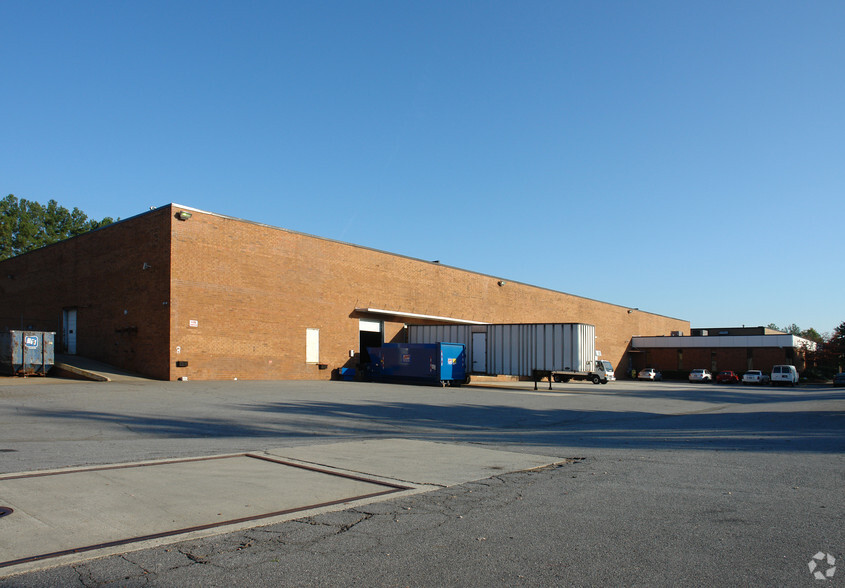 3029 Bankers Industrial Dr, Atlanta, GA for lease - Primary Photo - Image 1 of 4