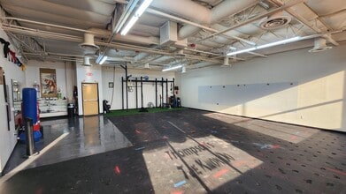 7485 W Azure Dr, Las Vegas, NV à louer Photo intérieure- Image 2 de 8