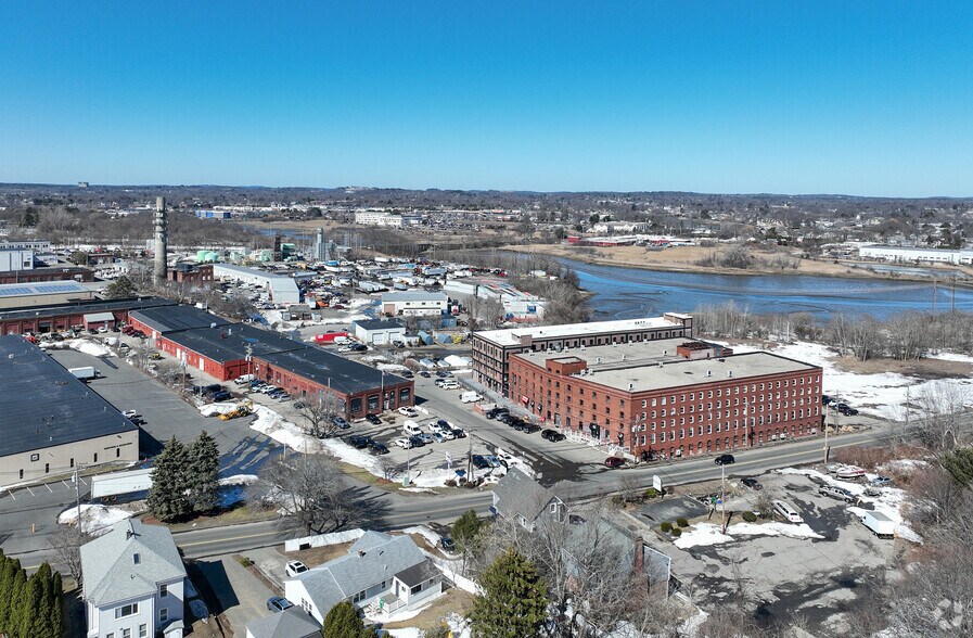 58 Pulaski St, Peabody, MA à louer - Aérien - Image 3 de 19