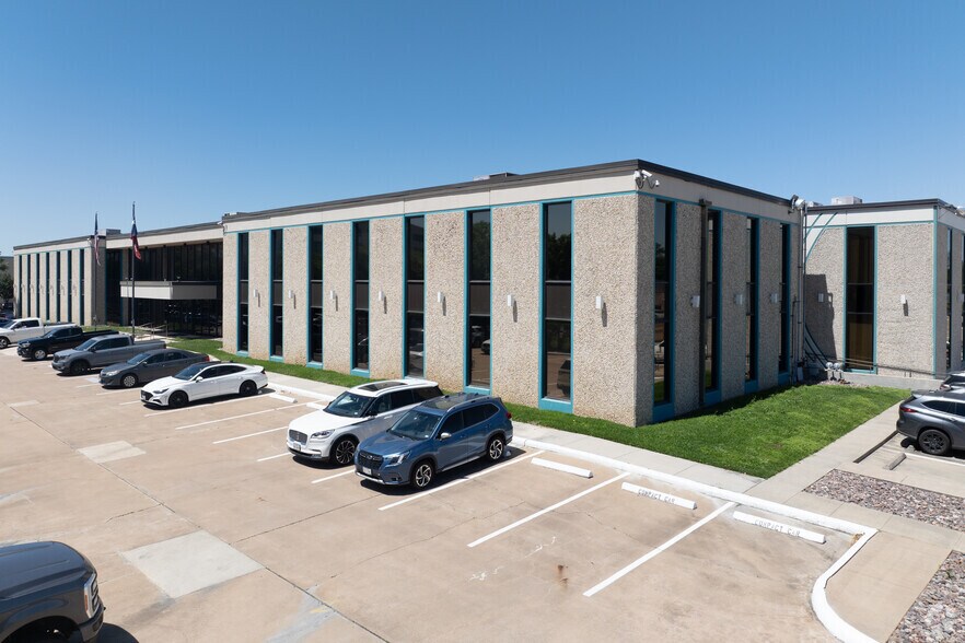 17200 Park Row, Houston, TX à vendre - Photo du bâtiment - Image 2 de 22