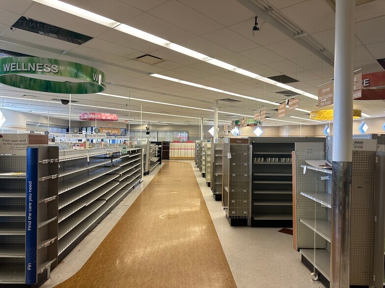 4813 W Mercury Blvd, Hampton, VA à vendre - Photo intérieure - Image 2 de 10