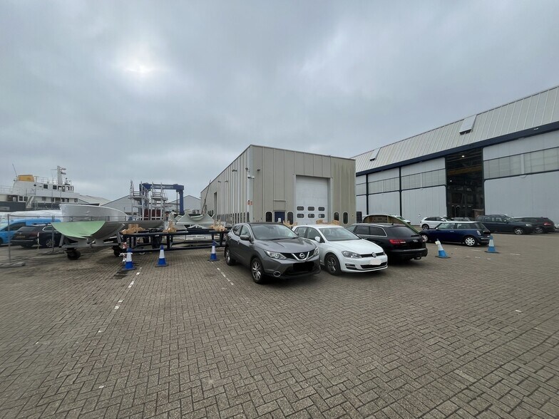 Shore Rd, Southampton à louer - Photo du bâtiment - Image 2 de 8