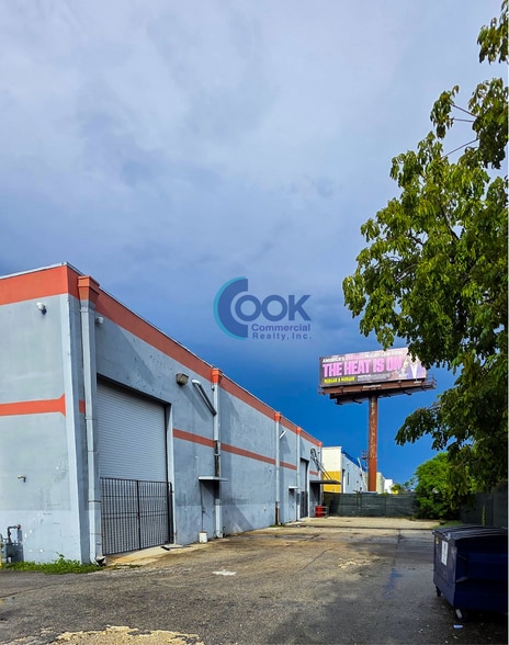 940 W 84th St, Hialeah, FL for sale - Building Photo - Image 2 of 9