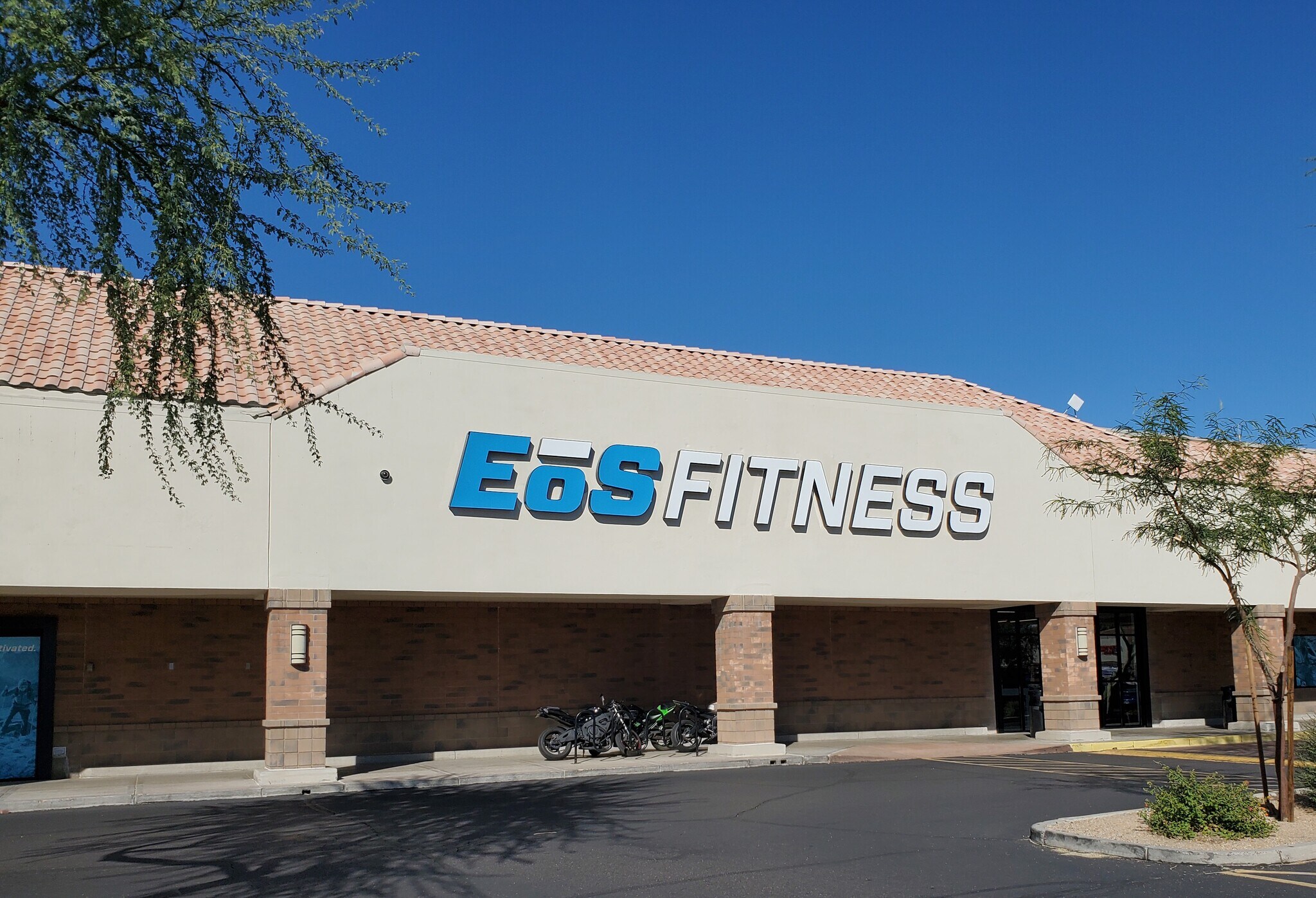 5830 W Thunderbird Rd, Glendale, AZ for lease Building Photo- Image 1 of 9