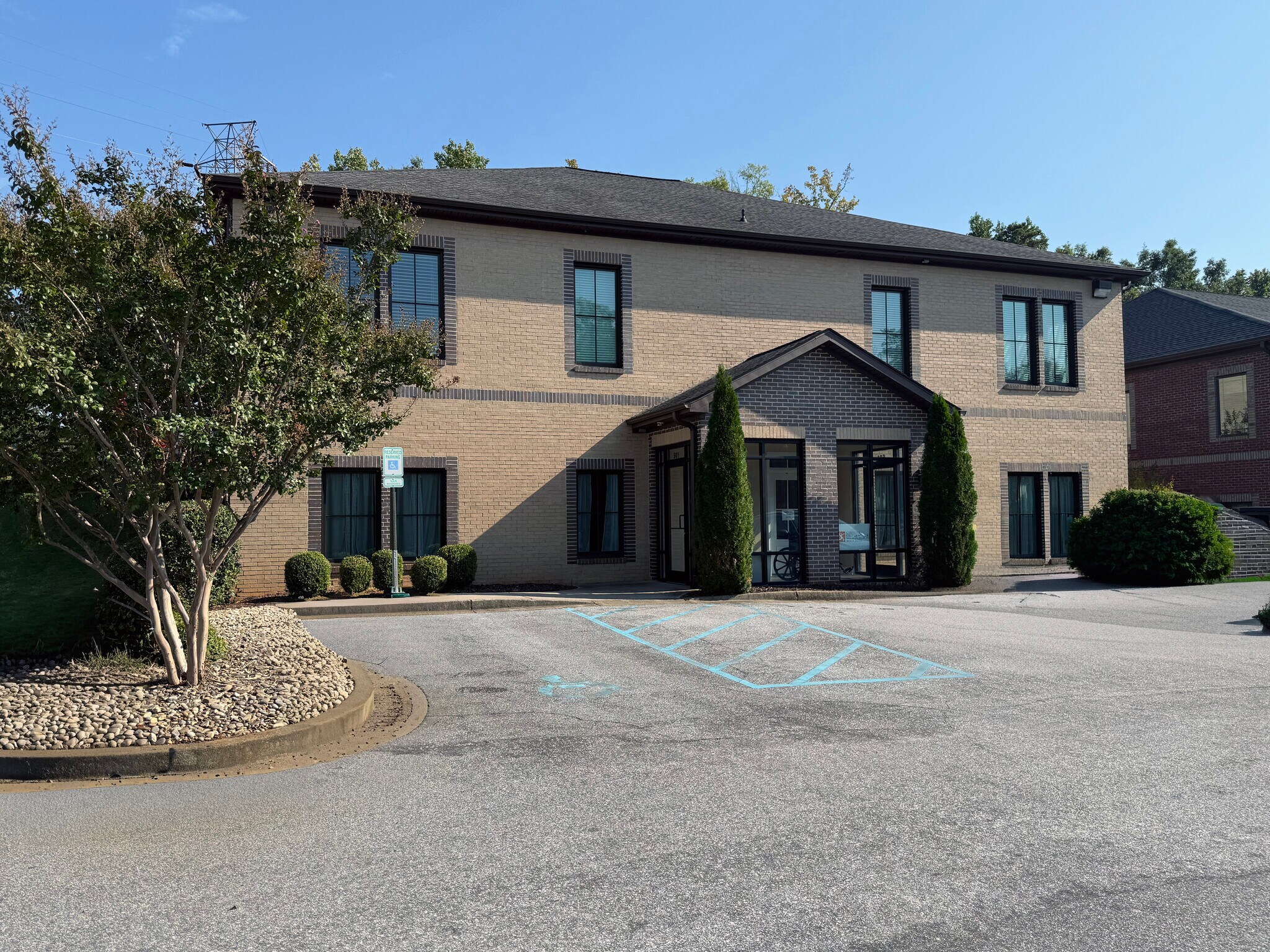 501 Roper Creek Dr, Greenville, SC for sale Building Photo- Image 1 of 4