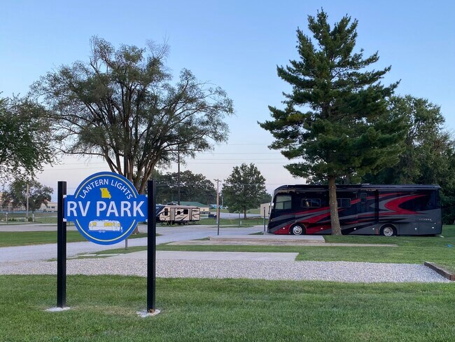 Plus de détails pour 1312 E 17th St, Trenton, MO - Multi-résidentiel à vendre