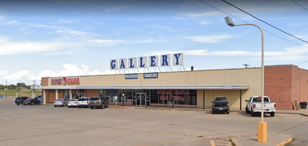 500-511 E Broadway St, Sweetwater, TX à vendre - Photo du bâtiment - Image 1 de 52