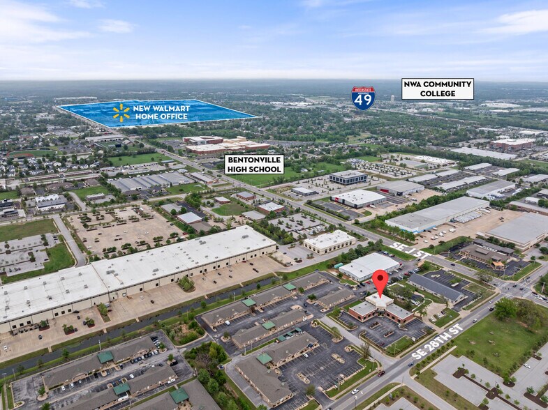 1001 SE 28th St, Bentonville, AR à louer - Photo du bâtiment - Image 2 de 10