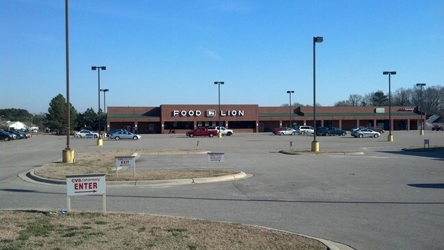 More details for 805 E 4th Ave, Red Springs, NC - Retail for Lease