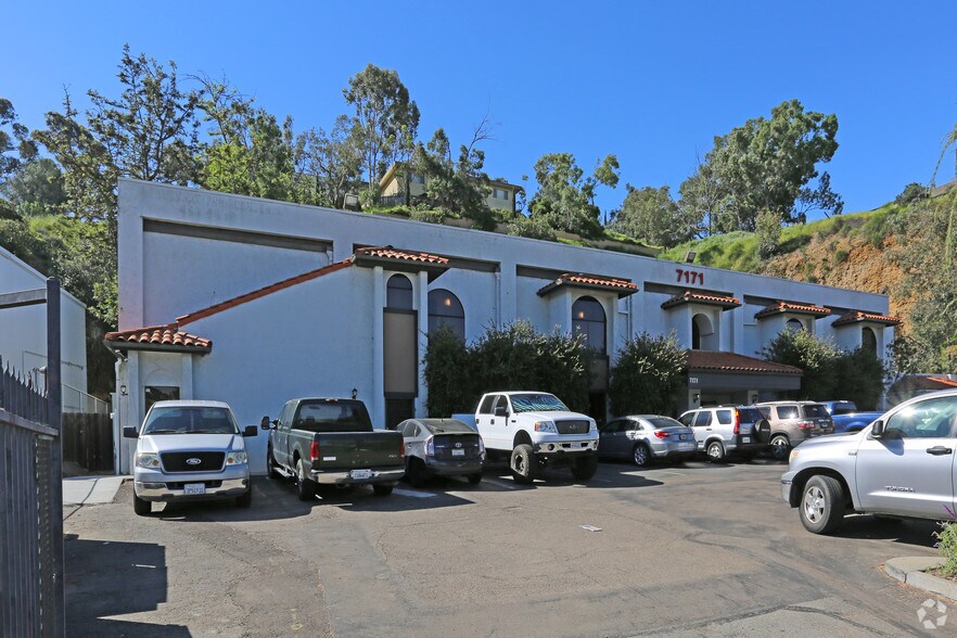 7171 Alvarado Rd, La Mesa, CA à louer - Photo du bâtiment - Image 1 de 24