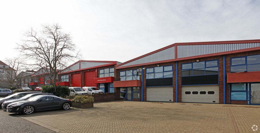 Amor Way, Letchworth Garden City for lease - Building Photo - Image 2 of 4