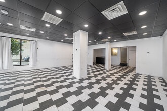 860 Bergen Ave, Jersey City, NJ for lease Interior Photo- Image 2 of 17