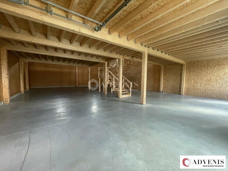 Rue Madeleine Brès, Le Haillan for lease - Interior Photo - Image 3 of 11