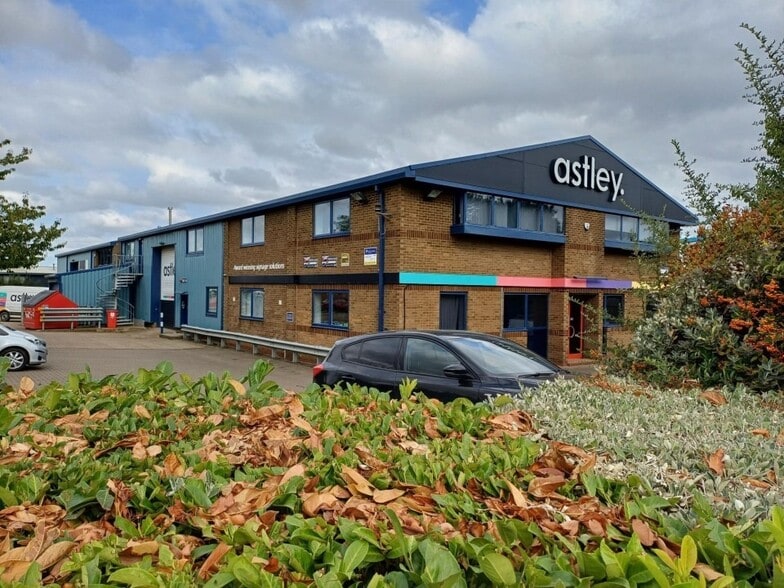 18 Linnell Way, Kettering for lease - Building Photo - Image 2 of 2