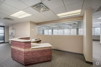 10125 Crosstown Cir, Eden Prairie, MN for lease Interior Photo- Image 2 of 10