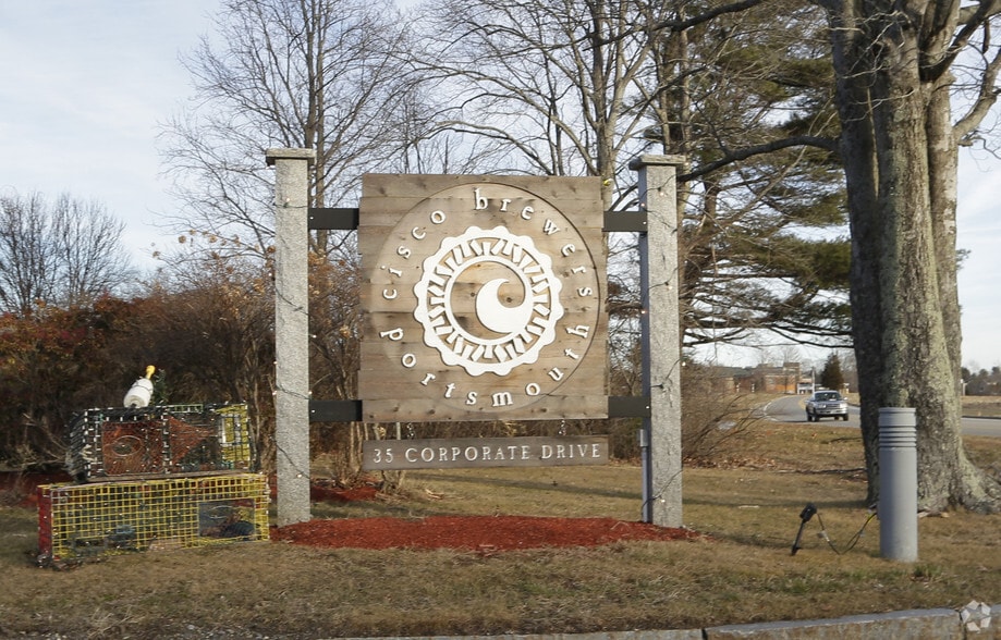 35 Corporate Dr, Portsmouth, NH for lease - Building Photo - Image 2 of 8