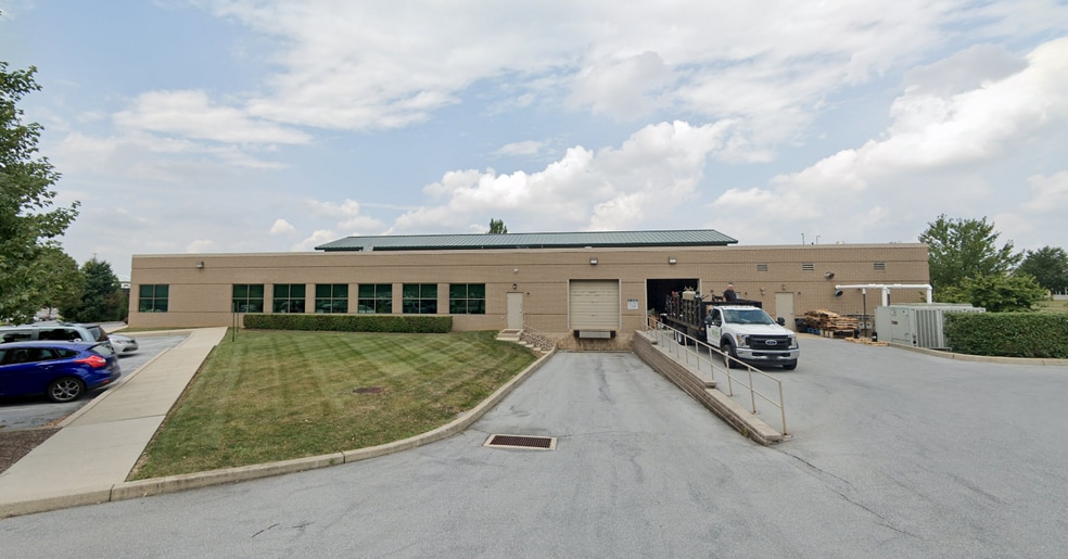 3909 Tecport Dr, Harrisburg, PA for lease - Building Photo - Image 3 of 8