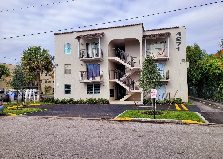 4271 NW S Tamiami Canal Dr, Miami, FL for sale - Building Photo - Image 1 of 21