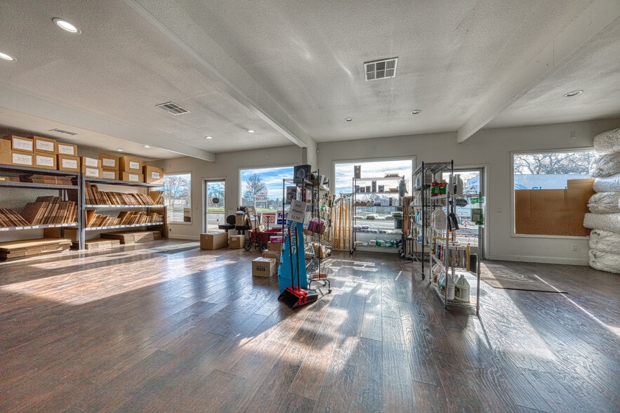 14802 Lakeshore Dr, Clearlake, CA for sale - Building Photo - Image 3 of 13