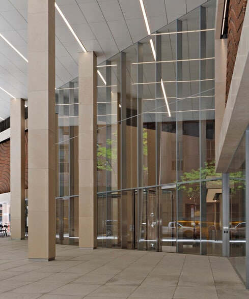 560 Lexington Ave, New York, NY for lease - Building Photo - Image 3 of 16