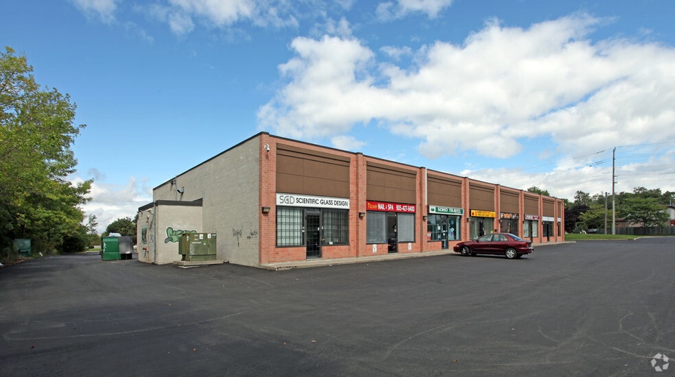 676 Monarch Ave, Ajax, ON à vendre - Photo du bâtiment - Image 3 de 7