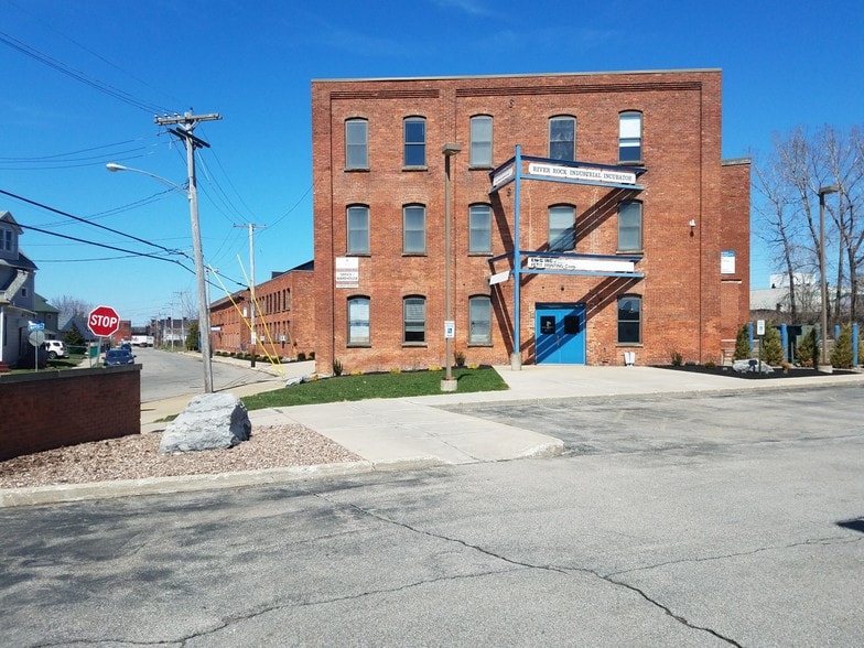 155-175 Rano St, Buffalo, NY for sale - Building Photo - Image 2 of 13