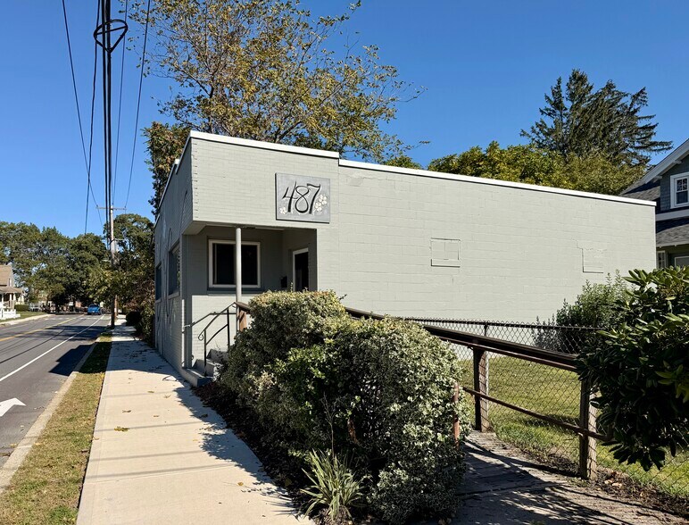 487 Burncoat St, Worcester, MA à louer - Photo du bâtiment - Image 2 de 15