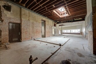 400 N State Line Ave, Texarkana, AR for lease Interior Photo- Image 2 of 5