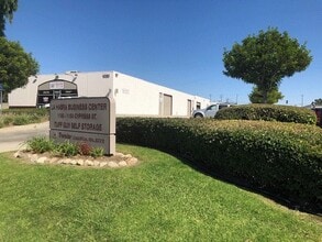 1080 S Cypress St, La Habra, CA à louer Photo intérieure- Image 2 de 2