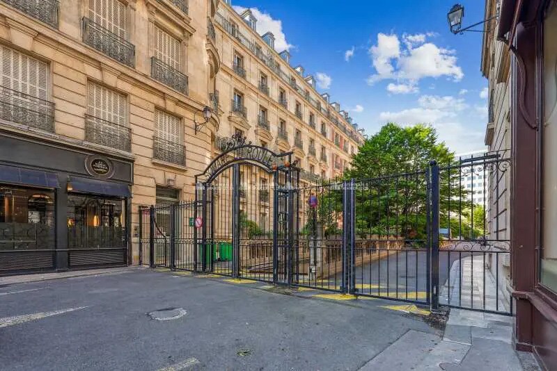 7 Square Du Roule, Paris à louer - Photo du bâtiment - Image 3 de 3
