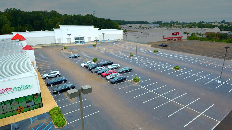 1189 E County Line Rd, Jackson, MS à louer - Photo du bâtiment - Image 1 de 6