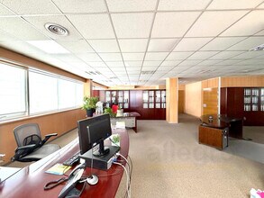 Office in Móstoles, Madrid for lease Interior Photo- Image 1 of 3