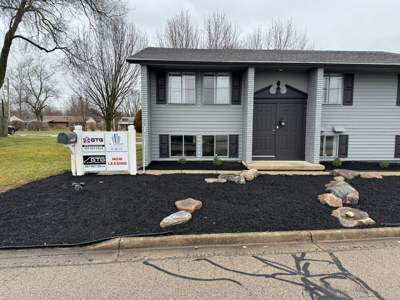 2151 Miamisburg-Centerville Rd, Dayton, OH for lease - Primary Photo - Image 1 of 28