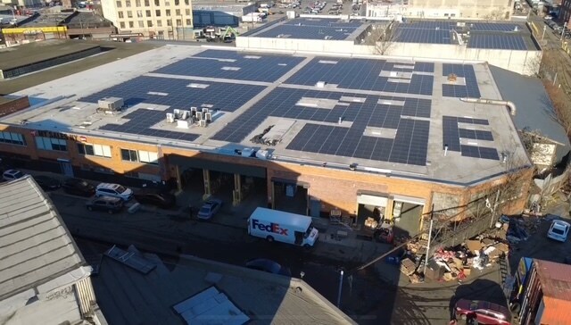 75 Onderdonk Ave, Maspeth, NY à vendre - Photo du bâtiment - Image 3 de 39