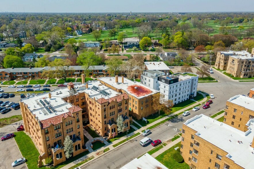 951 Whitmore Rd, Highland Park, MI à vendre - Photo du bâtiment - Image 2 de 2