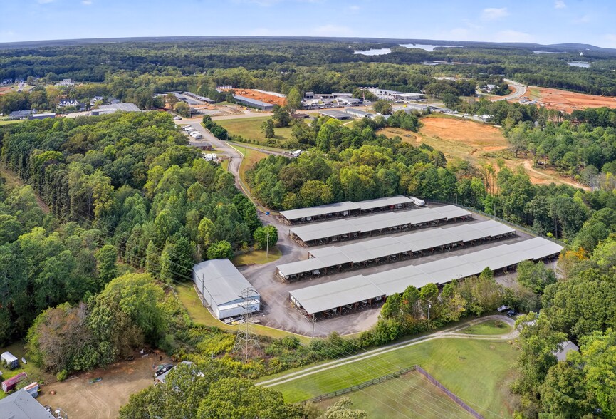 6005 Lanier Islands Pkwy, Buford, GA à vendre - Photo du bâtiment - Image 2 de 9