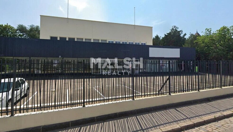 Commerce de détail dans Lyon à louer - Photo du bâtiment - Image 1 de 4