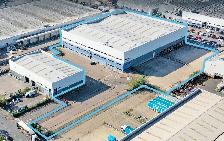 Millmarsh Ln, Enfield à louer - Photo du bâtiment - Image 2 de 3