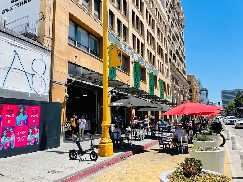 327 S Broadway, Los Angeles, CA for lease - Building Photo - Image 2 of 21