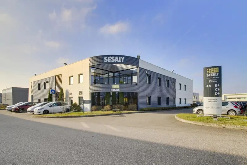 Flex in Saint-Priest for lease Building Photo- Image 1 of 19