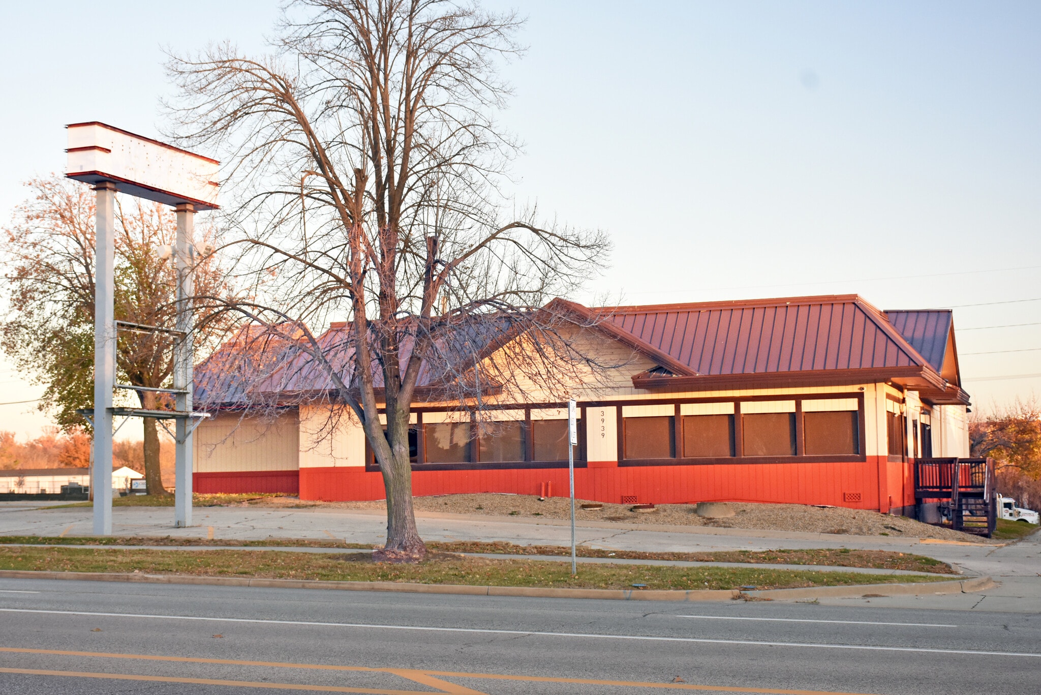 3939 1st Ave SE, Cedar Rapids, IA for lease Building Photo- Image 1 of 23