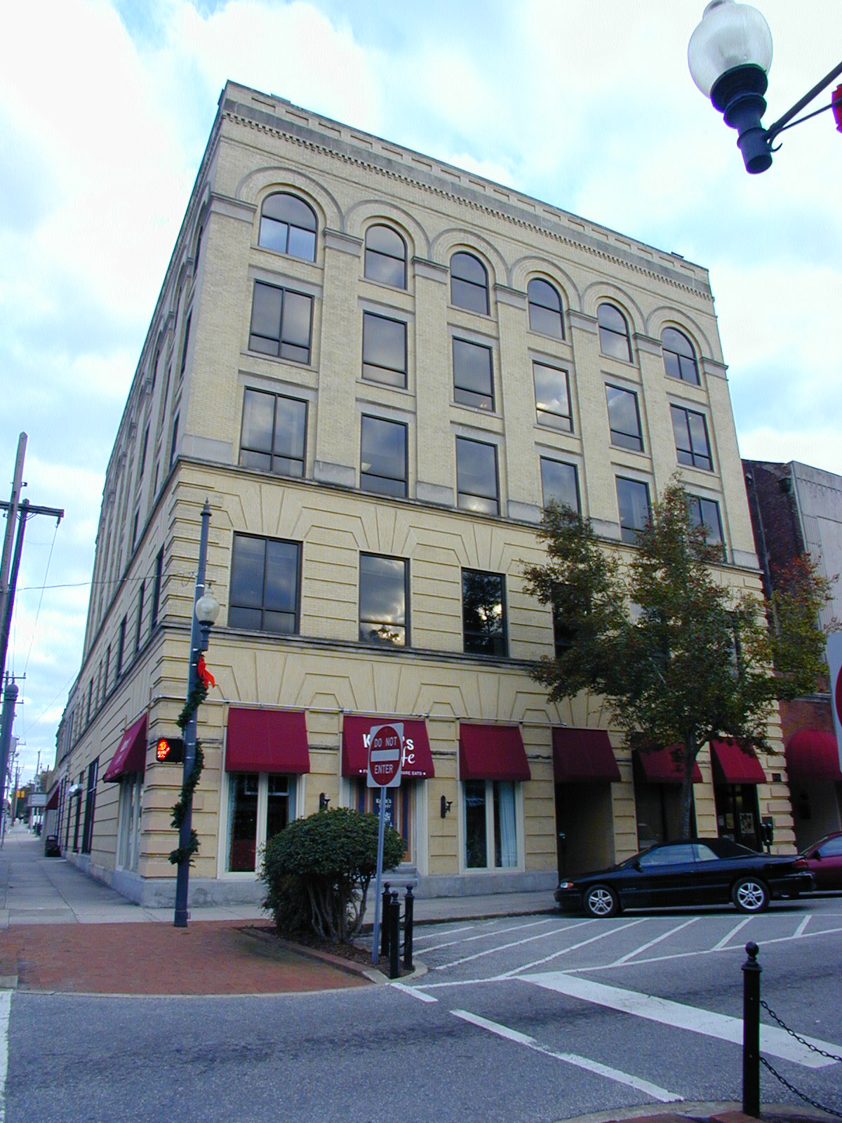 272 N Front St, Wilmington, NC à vendre Photo du bâtiment- Image 1 de 1